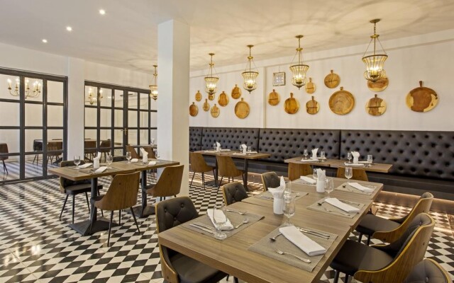 Le Thatluang D’oR Boutique Hotel