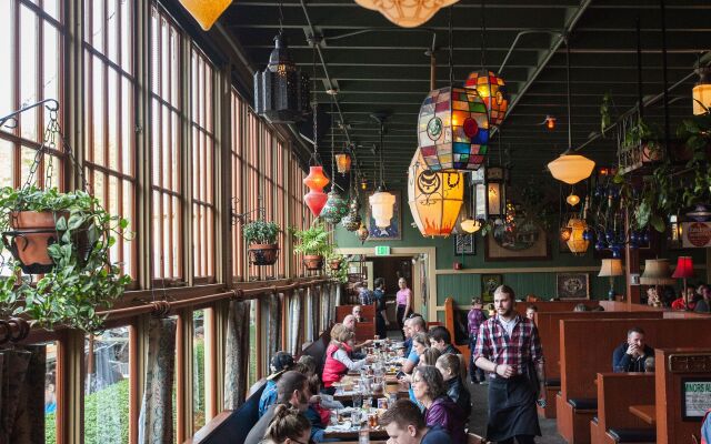 McMenamins Kennedy School