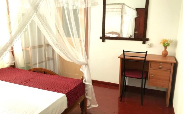 Damith Tourist Inn