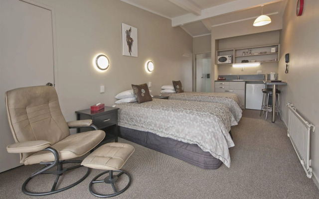 Sport of Kings Motel