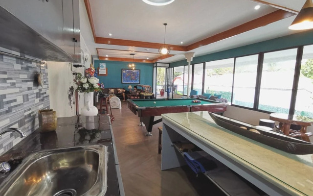 Pescadores Suites Moalboal