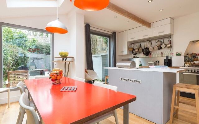 Veeve - Bouverie Road