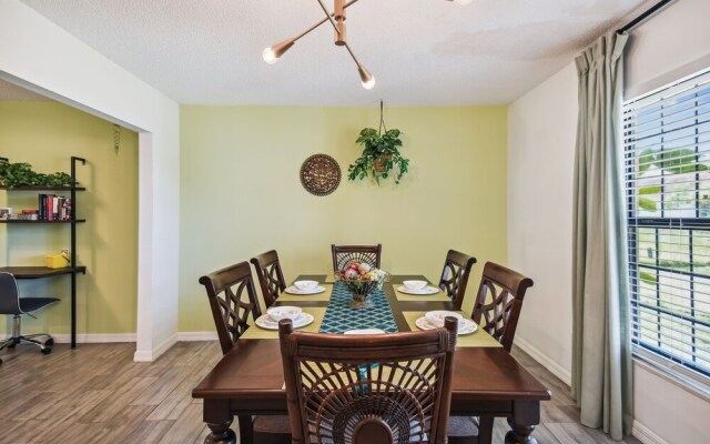 TRANQUILITY. Gated Estate Home. Privacy.