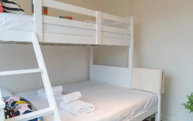 2 Bedroom Apartment in Melbourne CBD