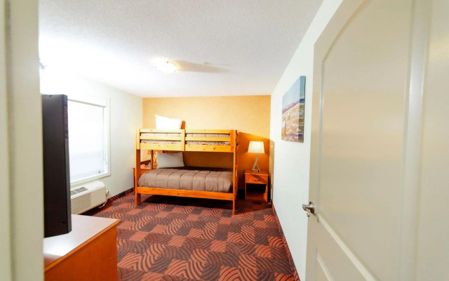Service Plus Inns and Suites Calgary