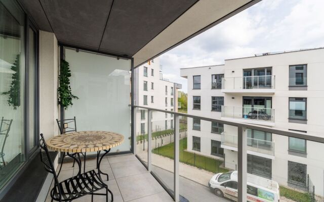Golden Azzure by Grand Apartments