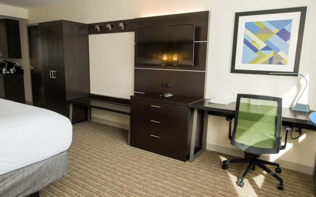 Holiday Inn Express & Suites Marietta