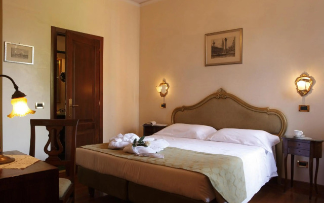 Pensione Accademia - Villa Maravege
