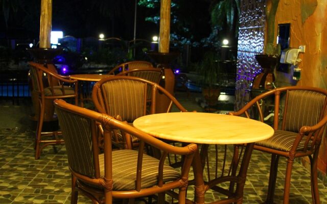 Hillview Hotel & Apparts