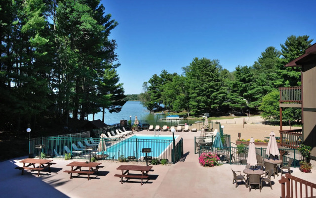Baker's Sunset Bay Resort