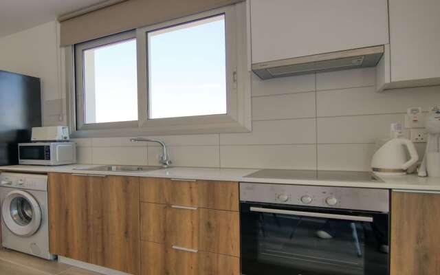 Phaedrus Living Coral Suites Ambiance