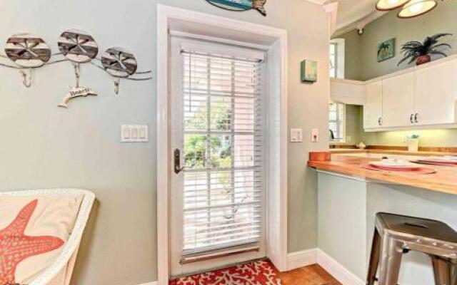 Palm Isle 3201 by RedAwning