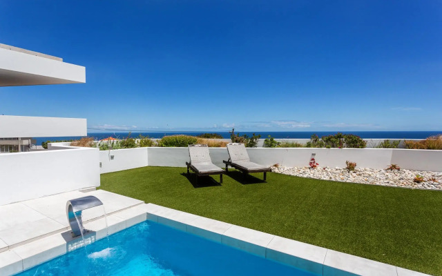 Casa Blanca - Camps Bay