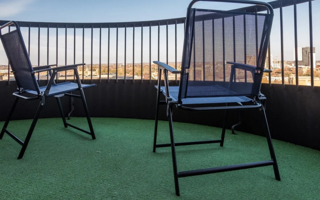 FRONTDESK The Churchill Apts Downtown Minneapolis