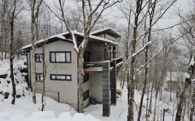 Chalet 9A Chemin Blanc by Les Chalets Alpins