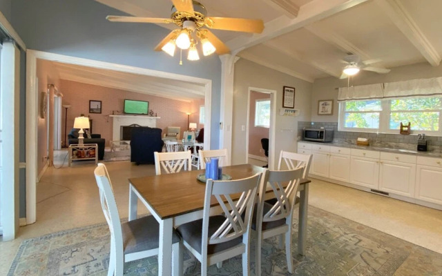 Coastal Breezes 4 Bedroom Home