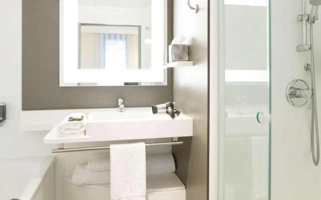 B&B HOTEL Rueil-Malmaison Gare