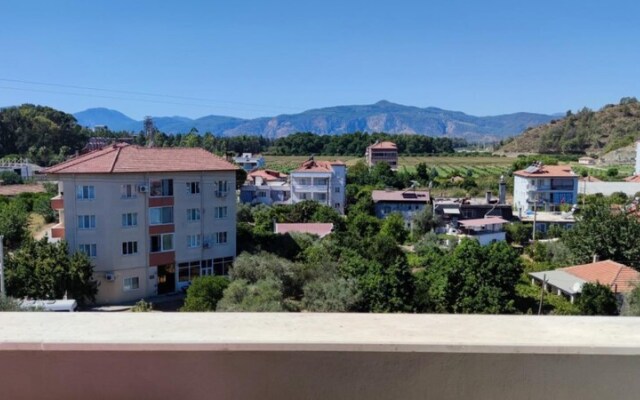 Flat With Shared Pool and Balcony in Dalaman