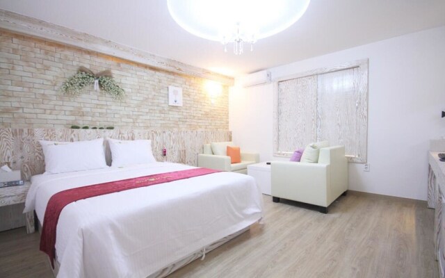 Vitamin Motel