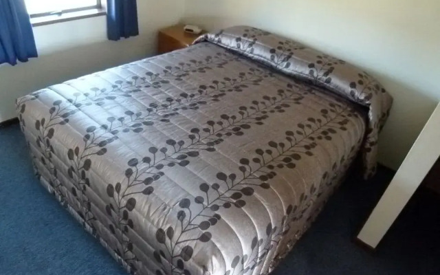 Centennial Court Hotel