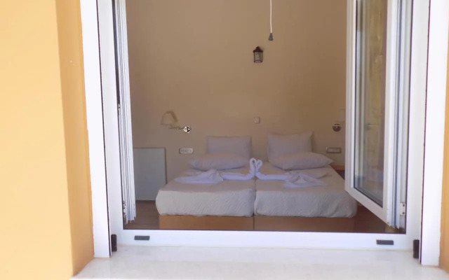 Souvlakis Pool Suites (S.P.S)