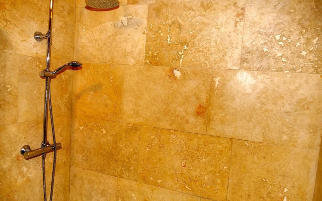Ultra Deluxe Versace Apartment Near Sheffield