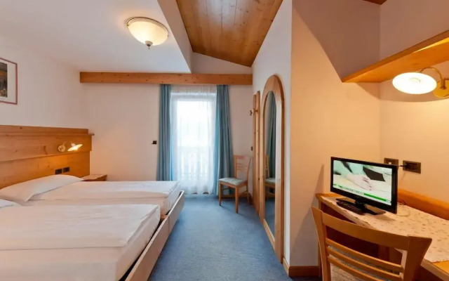 Hotel Cesa Edelweiss