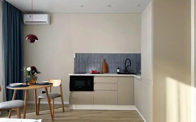 GoodHome Apartments on Krasnolesya Street