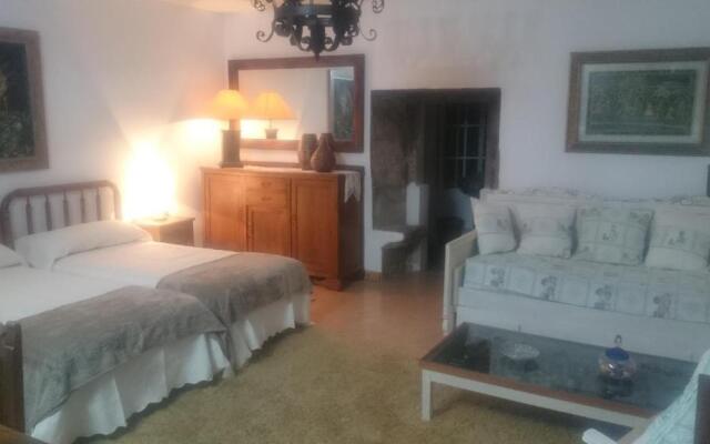 Casa MiraXurés con vistas a la Sierra del Xurés