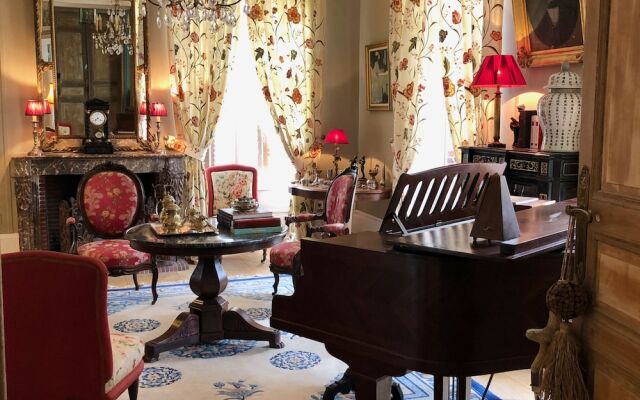 Manoir De La Croix Saint Louis