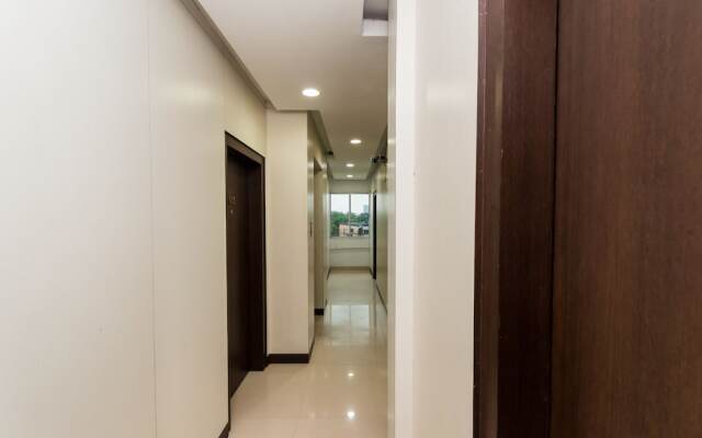 OYO 4621 Hotel Camac Plaza