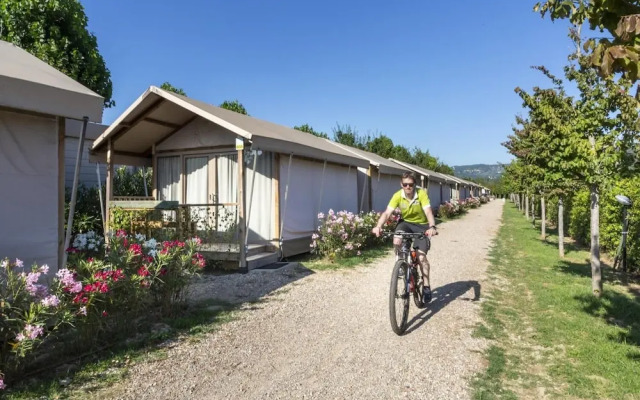 hu Firenze Certosa camping in town