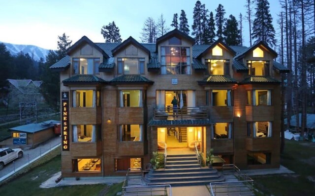 Hotel Pine Spring Gulmarg