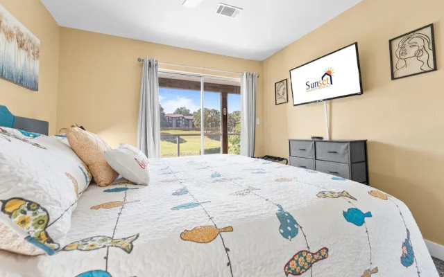 Harmony Hideaway 2 Bedroom Condo by RedAwning