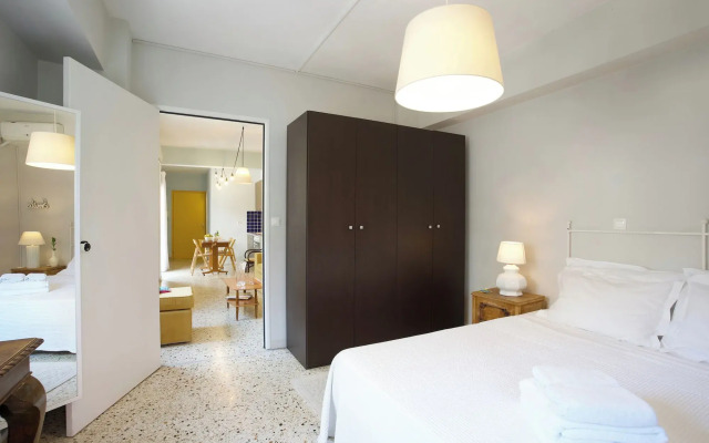 Live in Athens, Psyrri Central Apartments