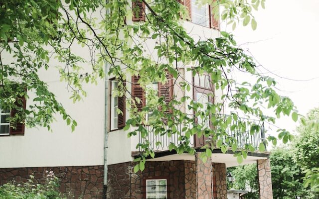 Iezer Residence