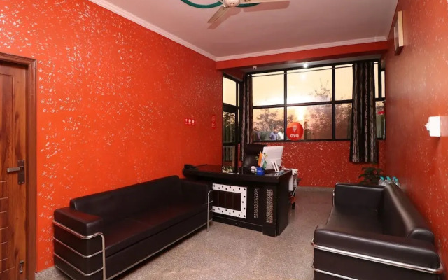 OYO 13107 Westend Residency