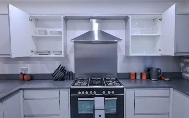 Sleeps17 Bliss 7-bedroom Luxury Escape Birmingham