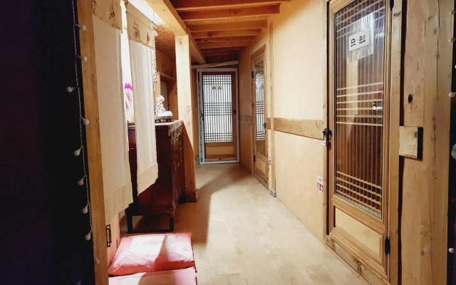 Jeonju baeknyeon hanok