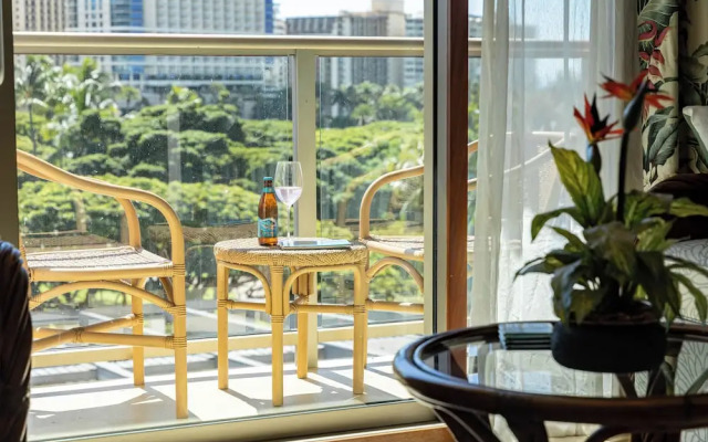 Luana Waikiki by Tropical Escapes Realty