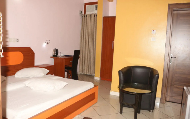 Royal Charlin Hotel and Suites
