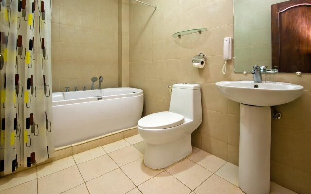 La Charica Inn & Suites