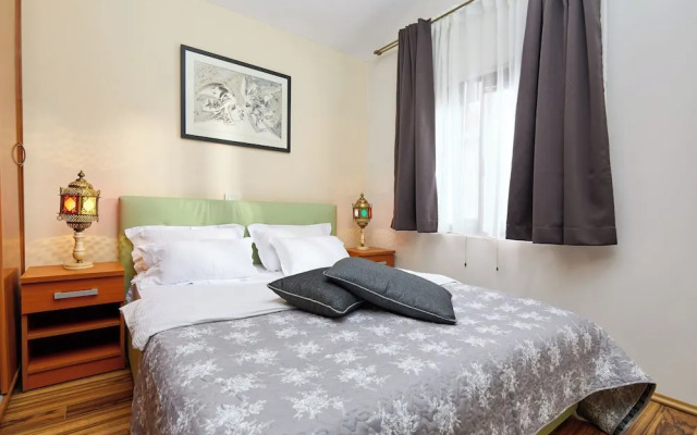 Beachfront Villa Adria