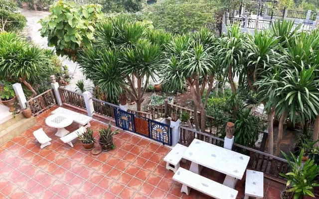 Sawasdee Sichang Resort
