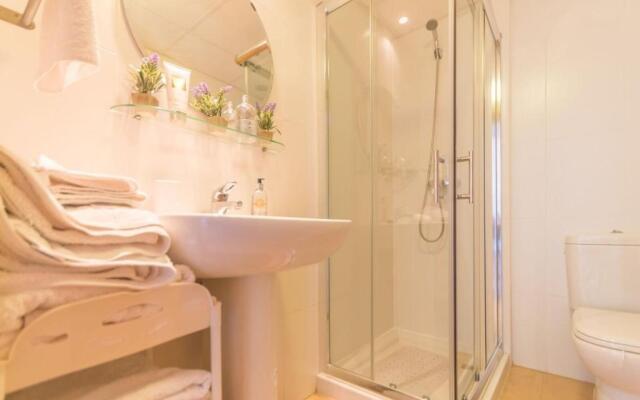 Beautiful 2 Bedroom Apartment - EO6821MM