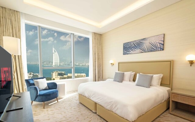 LUX Iconic Views at The Palm Tower 5