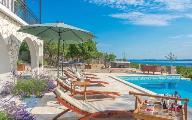 Beautiful Stone Villa With Private Infinity Pool and a Fascinating sea View