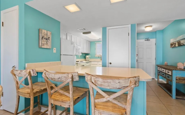 Driftwood Towers #4E