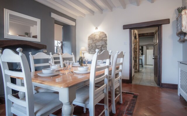 Tregoyr - 3 Bedroom Holiday Home - St Florence