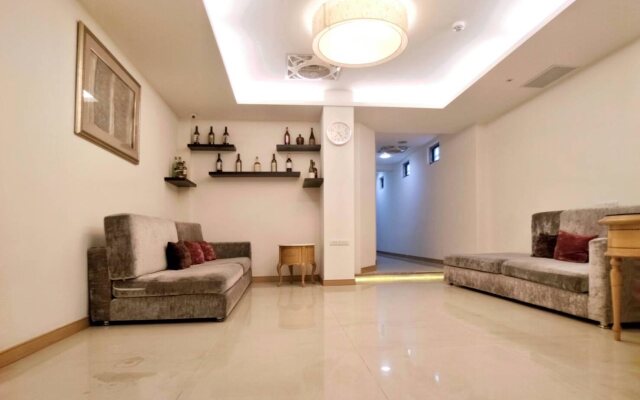 Shihlin Service Apartment